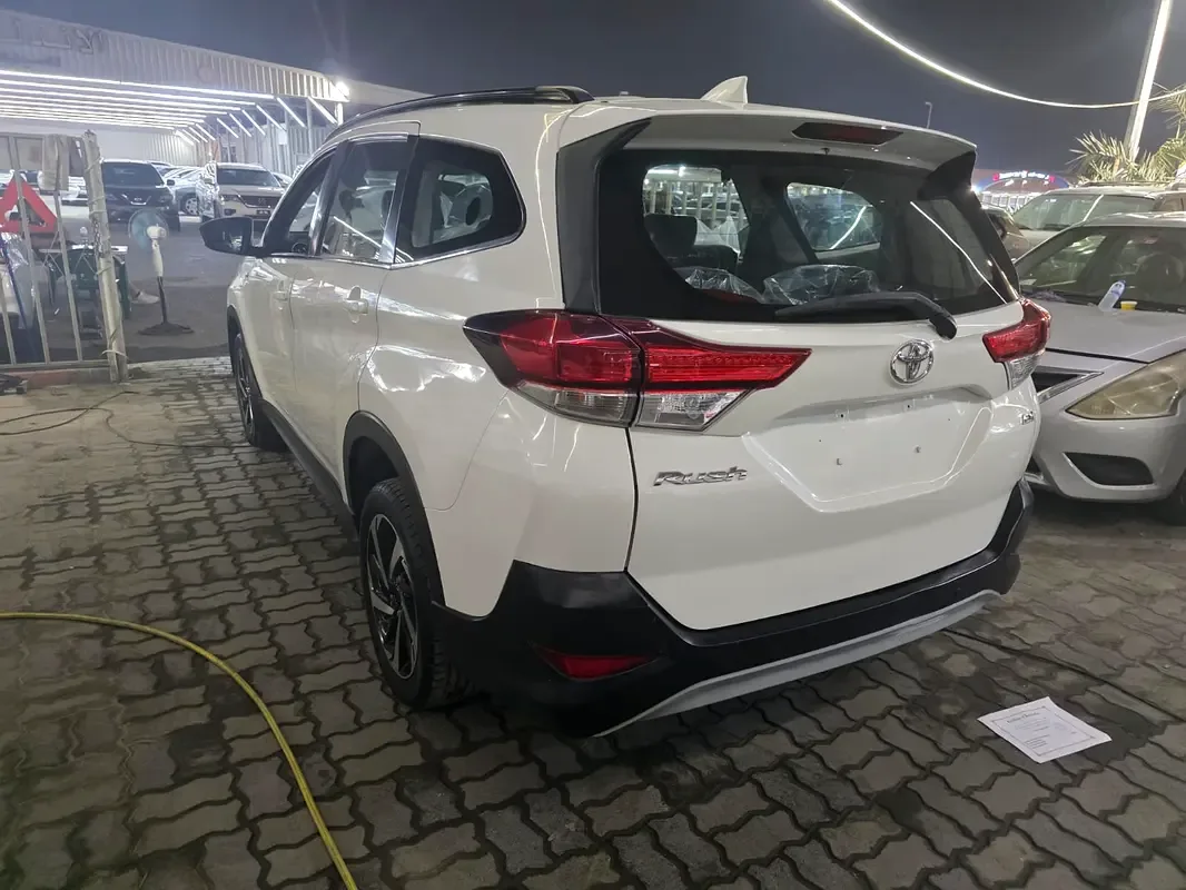 Toyota Rush 1.5 AT (104 hp) - 9
