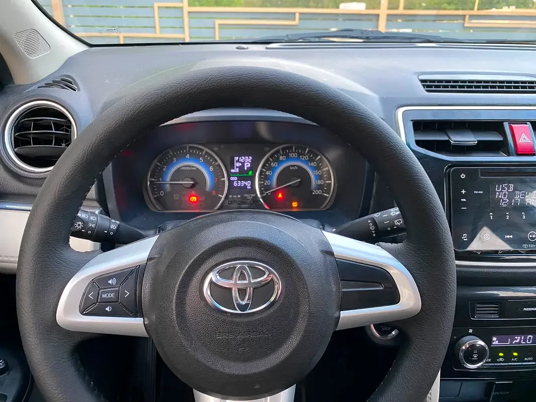 Toyota Rush 1.5 AT (104 hp) - 13