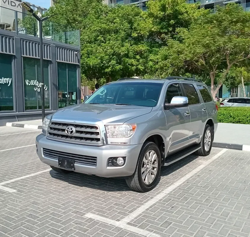 Toyota Sequoia 5.7 AT (381 hp)