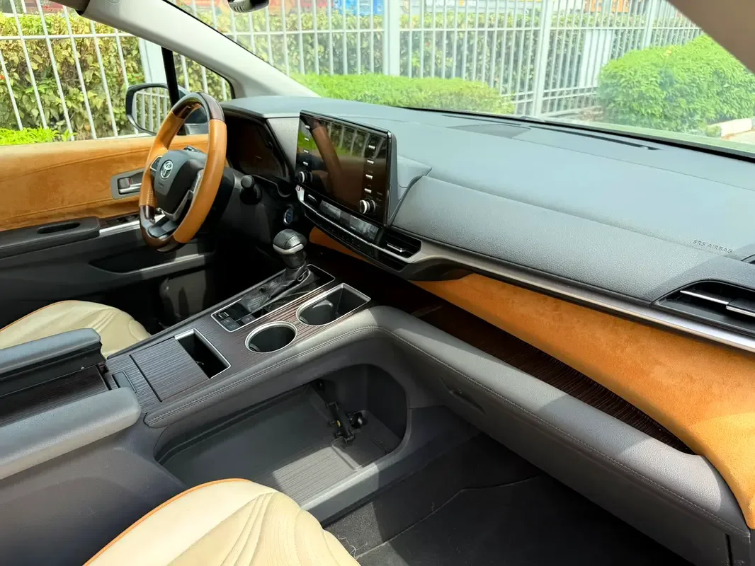 Toyota Sienna 2.5 AT (245 حصان) - 14