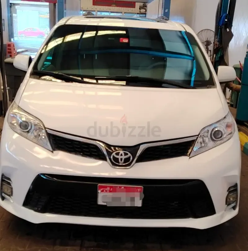 Toyota Sienna 3.5 AT (266 hp)