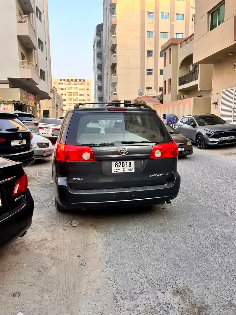 Toyota Sienna 3.5 AT (266 hp)