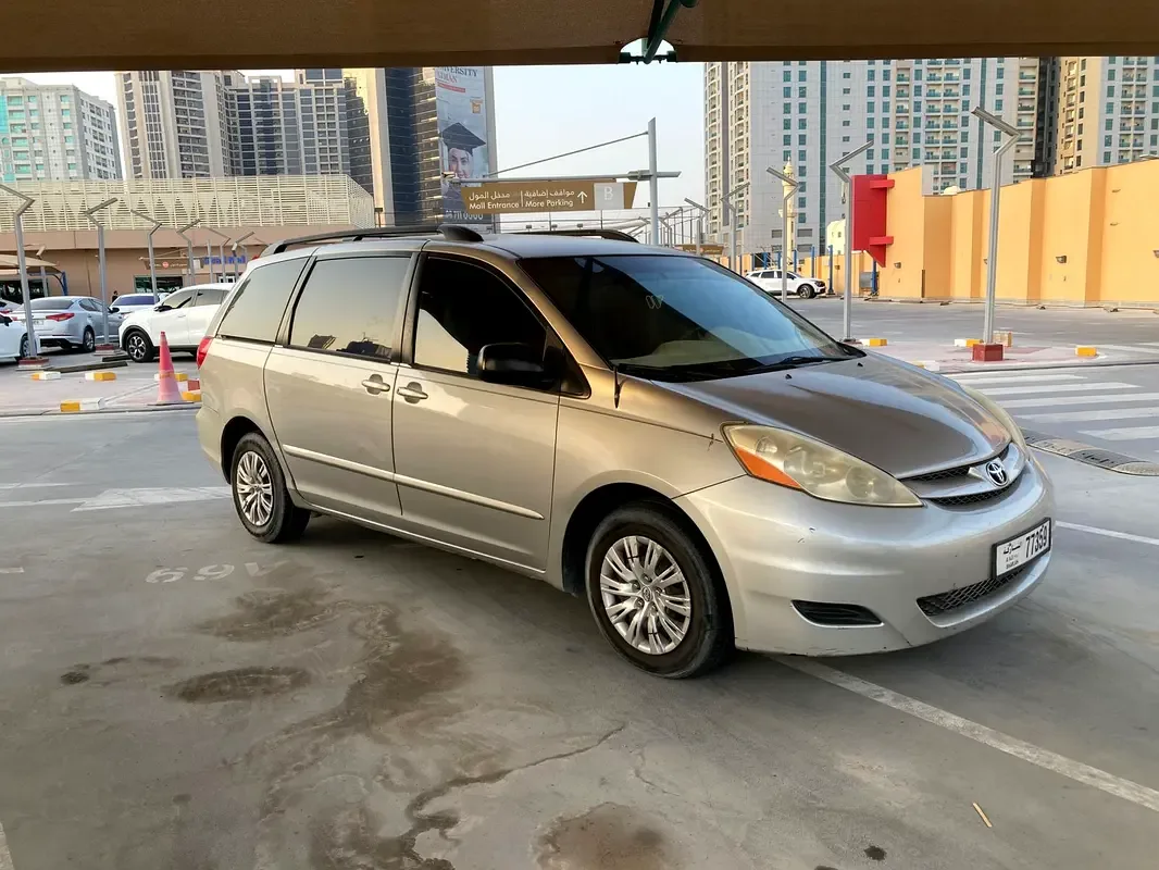 Toyota Sienna 3.5 AT (266 hp)