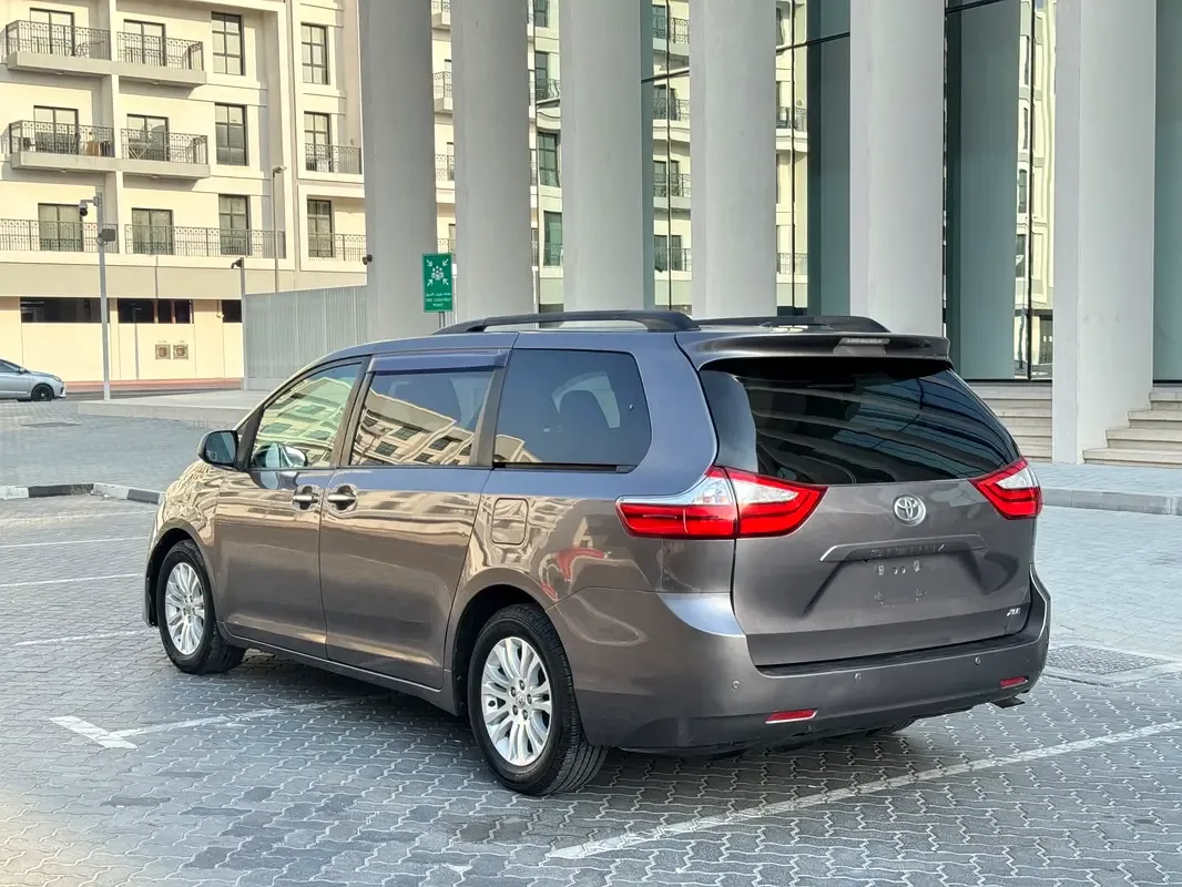 Toyota Sienna 3.5 AT (266 حصان) - 5