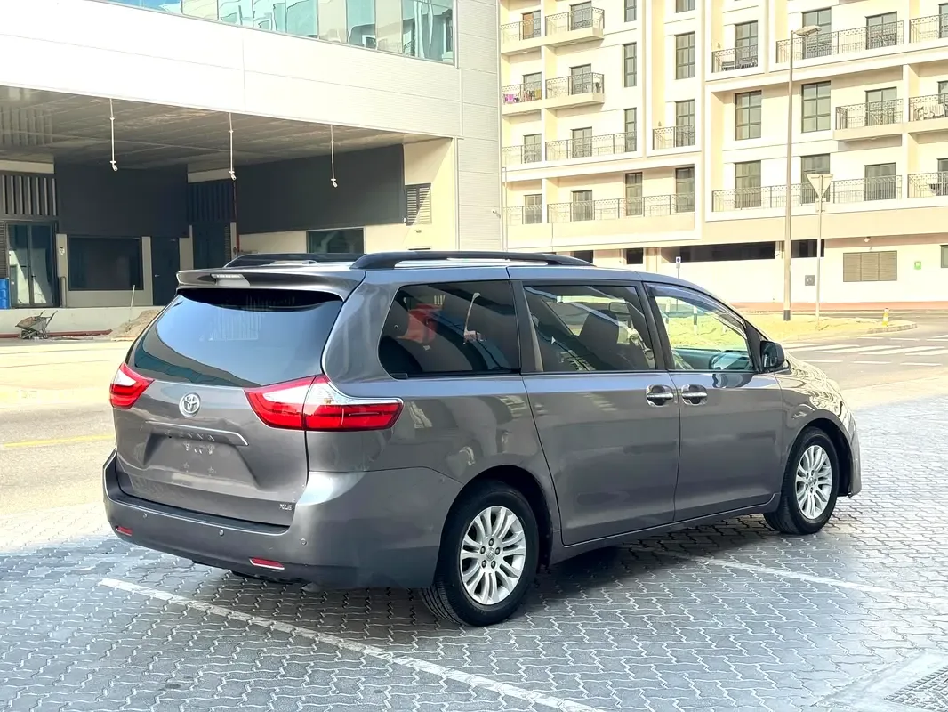 Toyota Sienna 3.5 AT (266 حصان) - 6