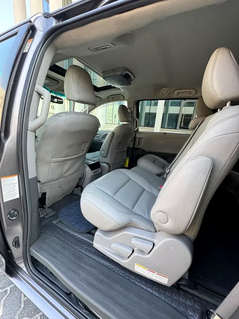 Toyota Sienna 3.5 AT (266 حصان) - 4