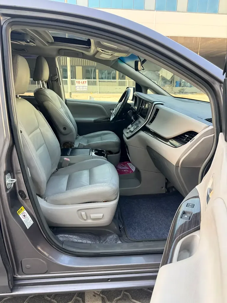 Toyota Sienna 3.5 AT (266 حصان) - 10