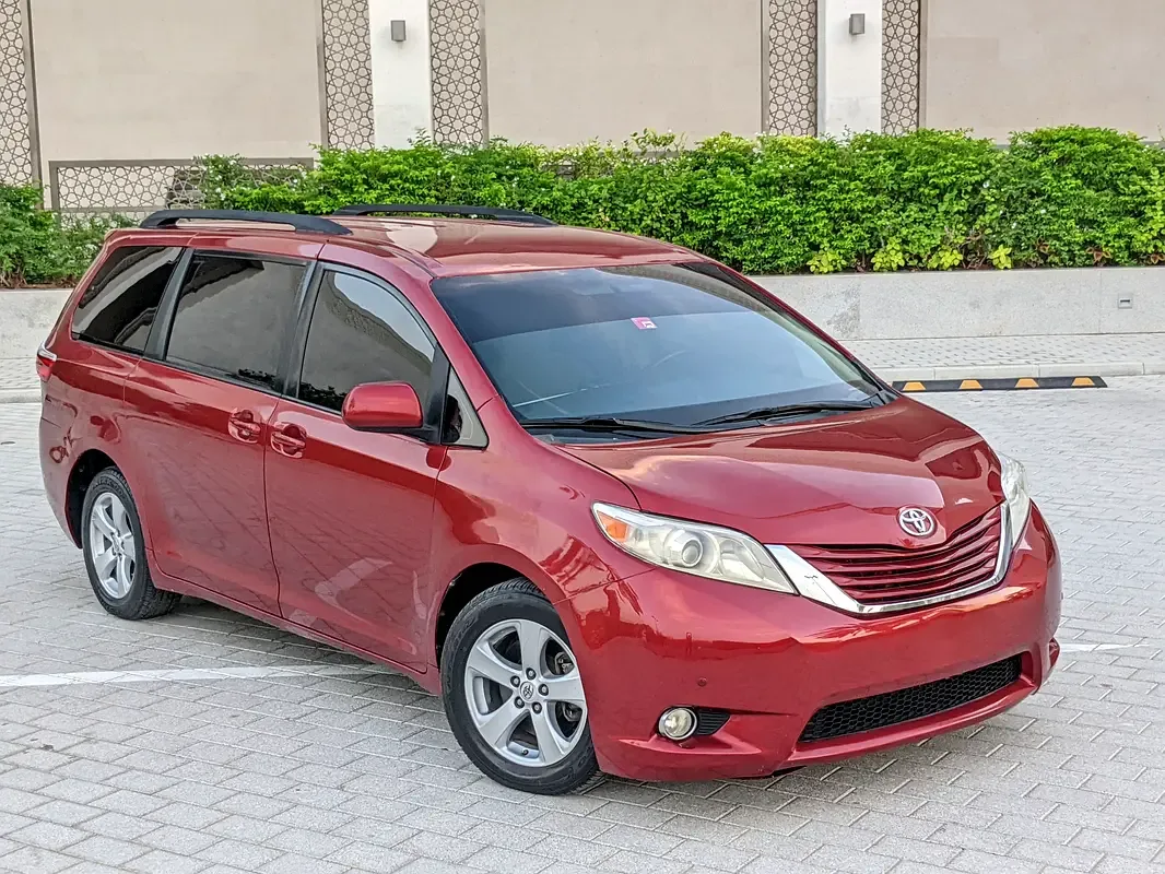 Toyota Sienna 3.5 AT (266 hp) - 3