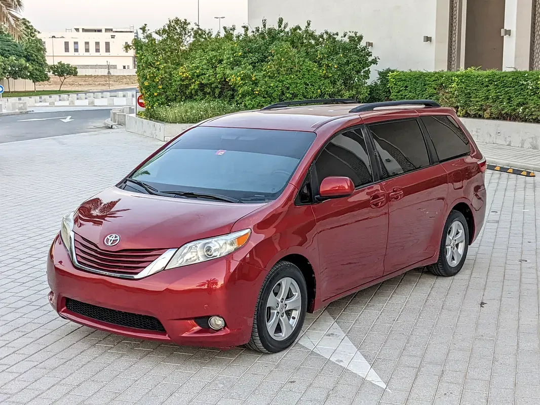 Toyota Sienna 3.5 AT (266 hp) - 2