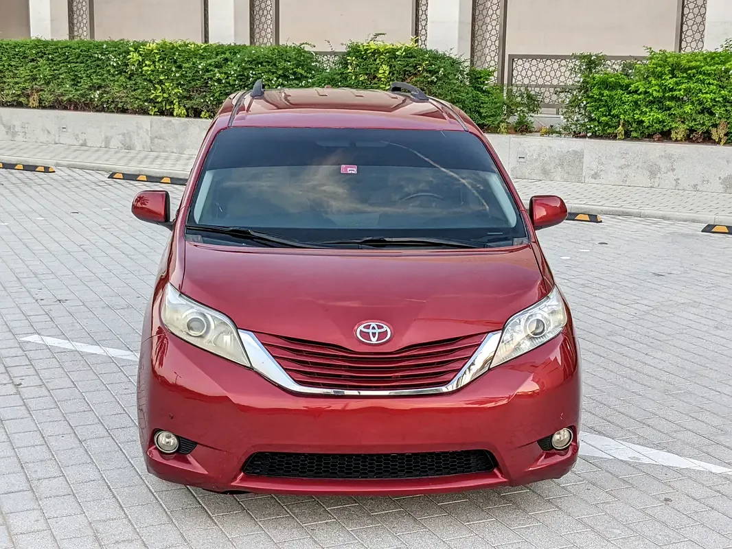 Toyota Sienna 3.5 AT (266 hp) - 6