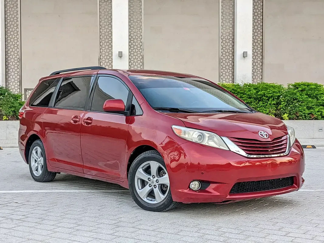 Toyota Sienna 3.5 AT (266 hp) - 4