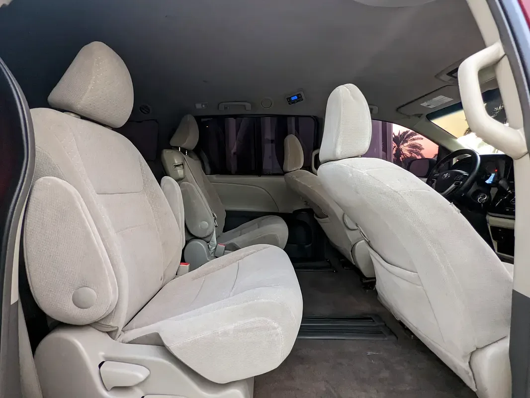 Toyota Sienna 3.5 AT (266 hp) - 9