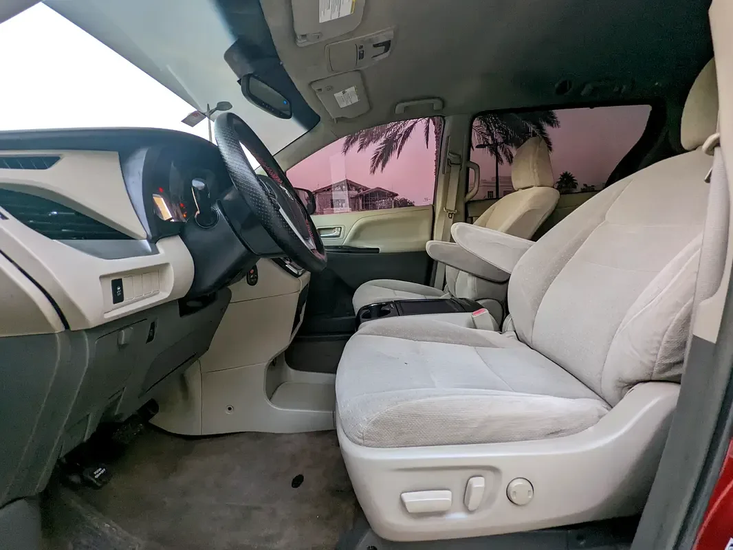 Toyota Sienna 3.5 AT (266 hp) - 7
