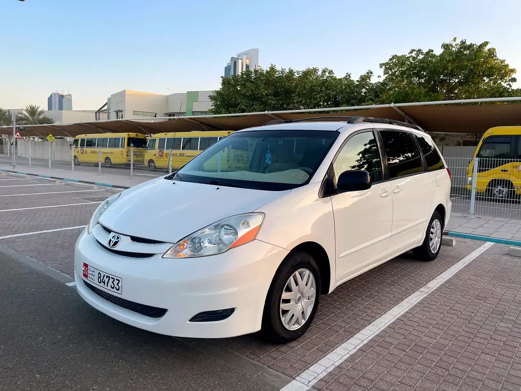 Toyota Sienna 3.5 AT (269 hp)