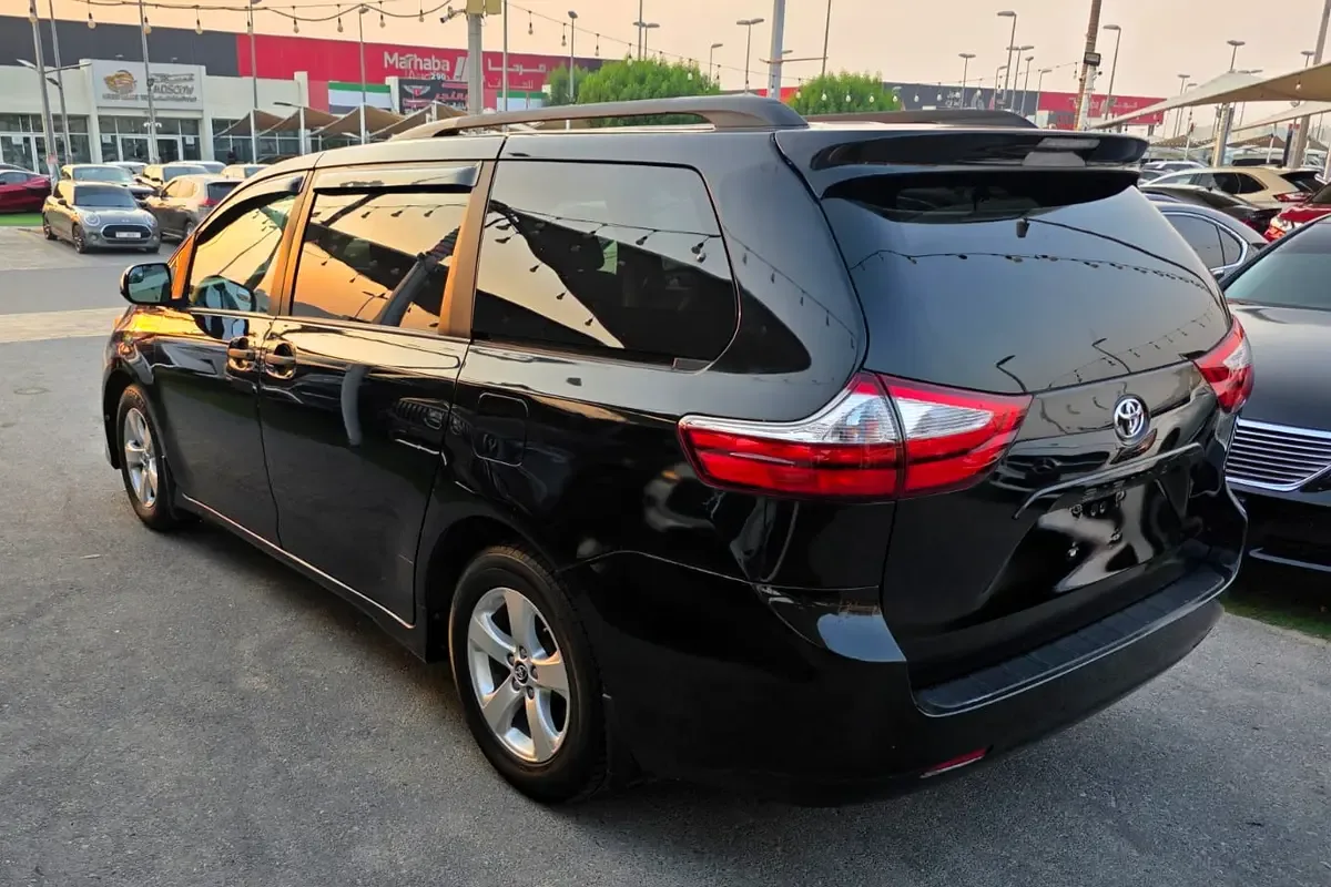 Toyota Sienna 3.5 AT (296 hp) - 3