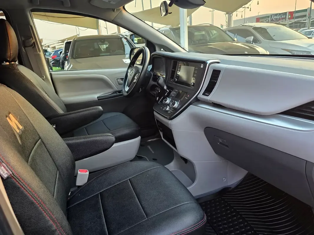 Toyota Sienna 3.5 AT (296 hp) - 7