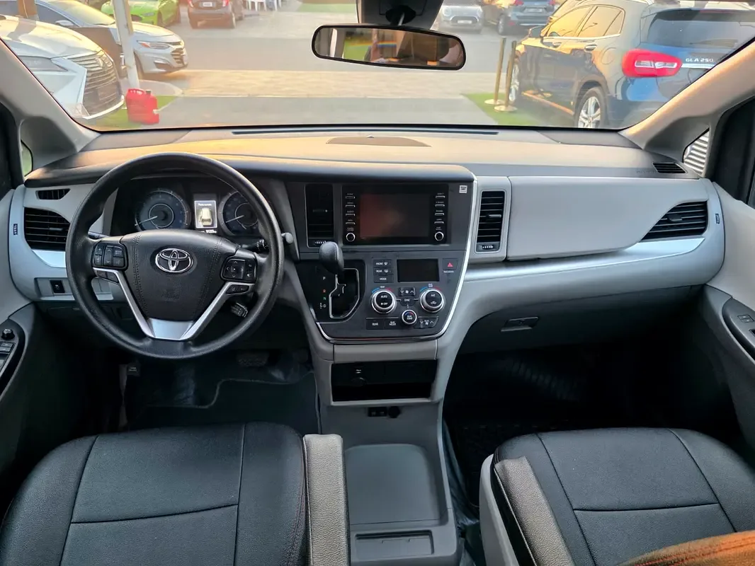 Toyota Sienna 3.5 AT (296 hp) - 8