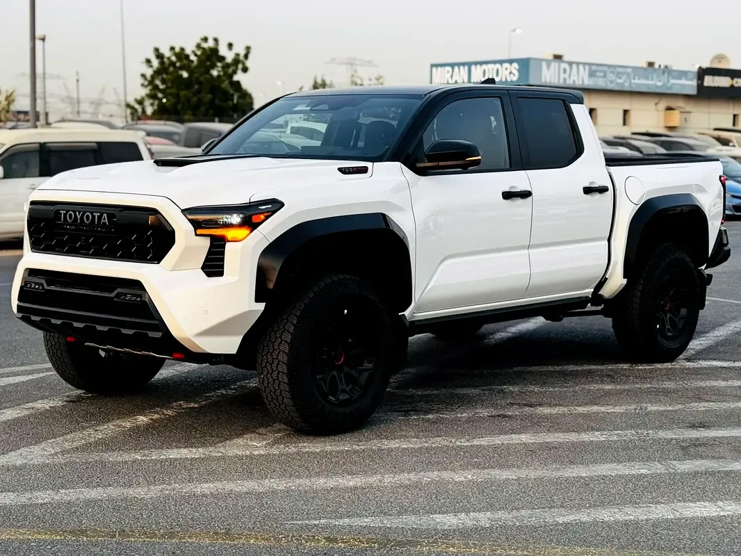 Toyota Tacoma 2.4 MT AWD (270 hp)