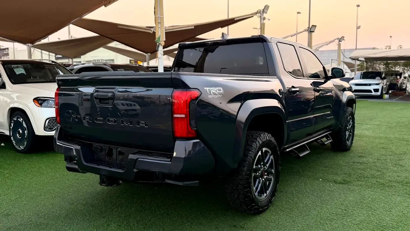 Toyota Tacoma 2.4 MT AWD (270 حصان) - 6