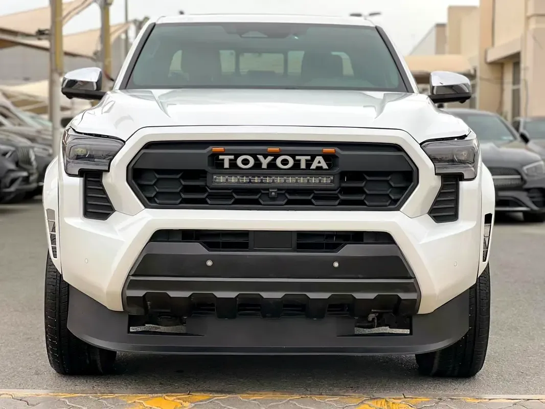Toyota Tacoma 2.4 MT AWD (270 hp)