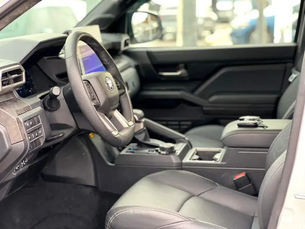 Toyota Tacoma 2.4 MT AWD (270 hp) - 12
