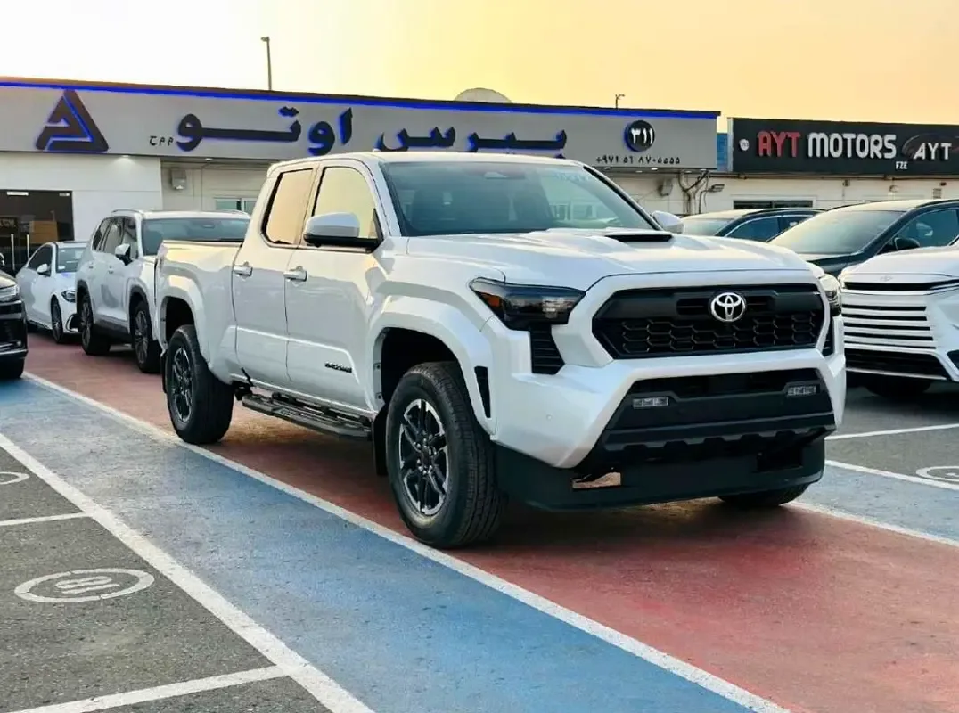 Toyota Tacoma 2.4 MT AWD (270 حصان) - 2