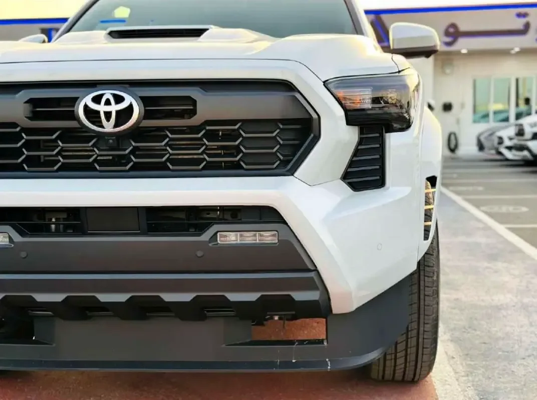 Toyota Tacoma 2.4 MT AWD (270 حصان) - 4