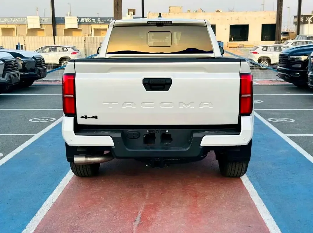Toyota Tacoma 2.4 MT AWD (270 حصان) - 5