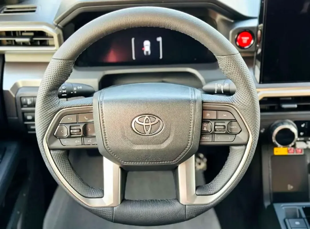 Toyota Tacoma 2.4 MT AWD (270 حصان) - 14