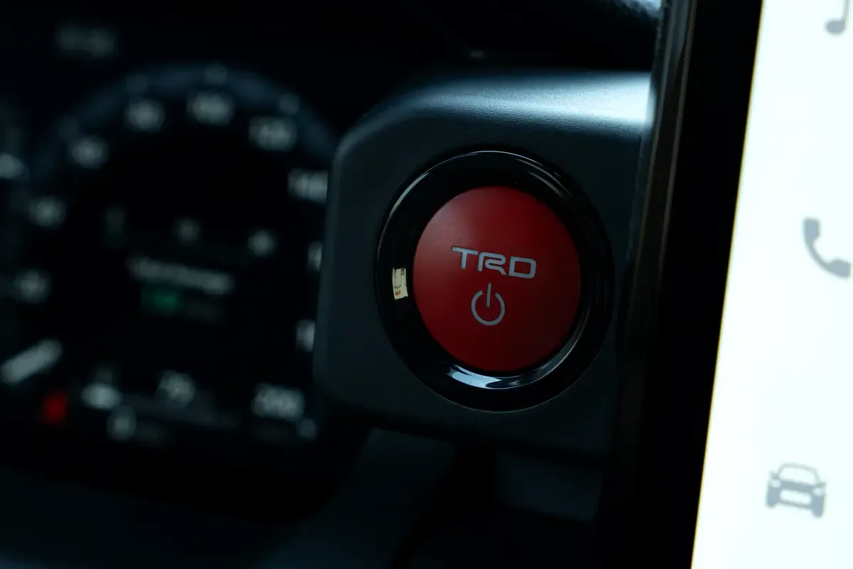 Toyota Tacoma 2.4 MT AWD (270 hp) - 14