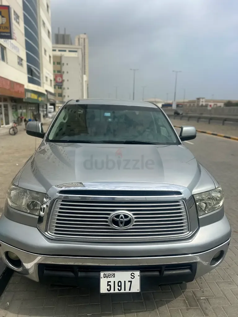 Toyota Tundra 4.0 AT (236 hp)