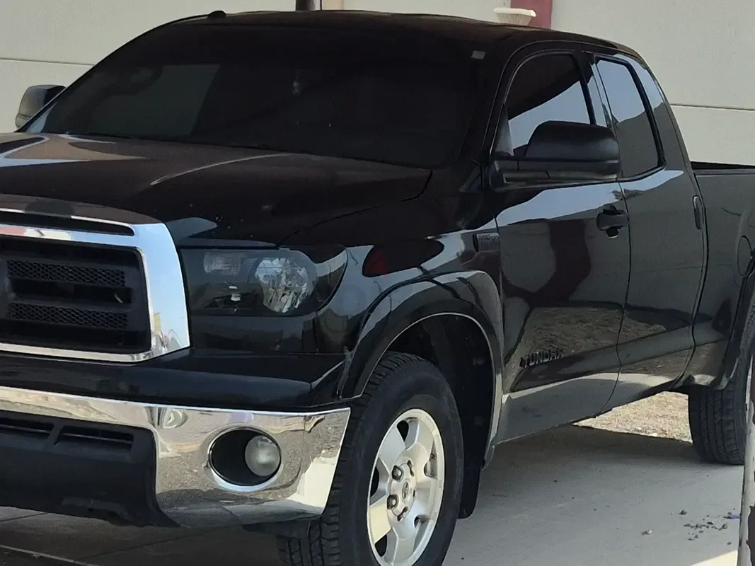 Toyota Tundra 5.7 AT (381 hp)