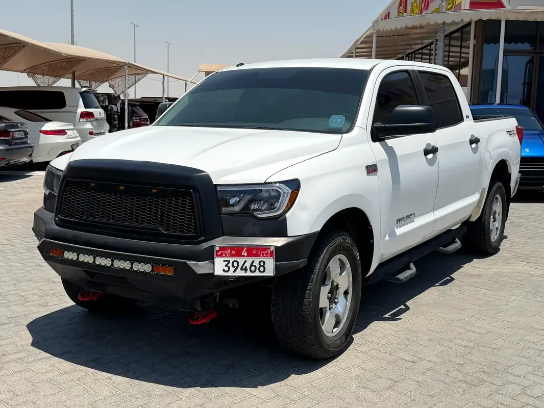 Toyota Tundra 5.7 AT (381 hp)