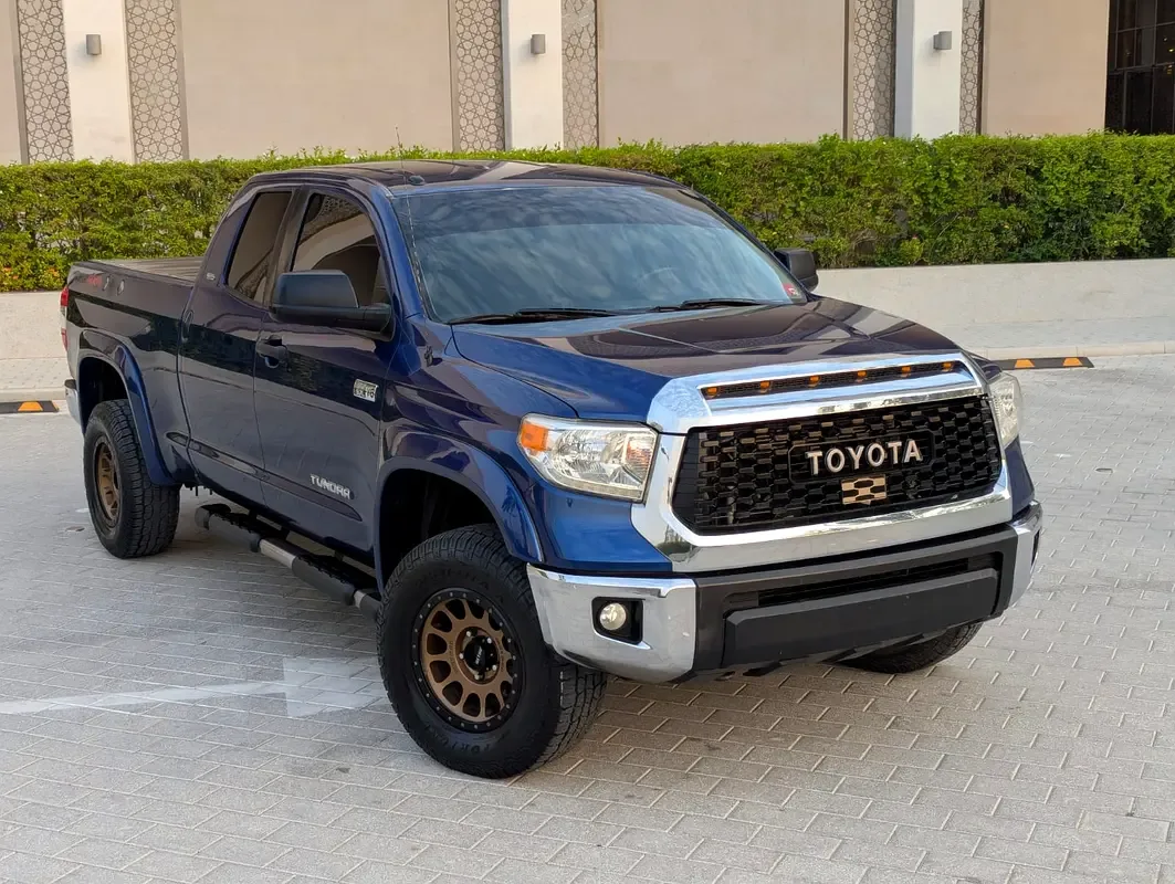Toyota Tundra 5.7 AT 4WD (381 hp)
