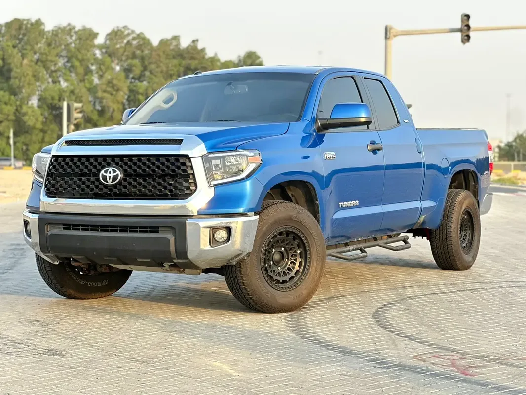 Toyota Tundra 5.7 AT 4WD (381 hp)