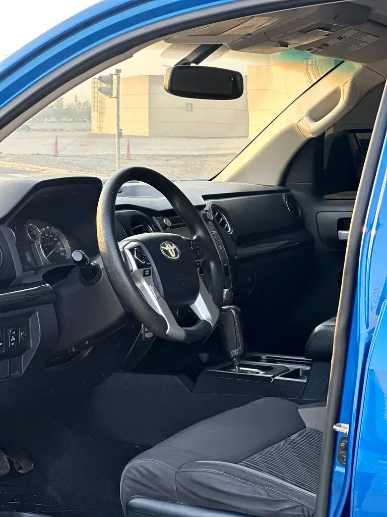 Toyota Tundra 5.7 AT 4WD (381 hp) - 10