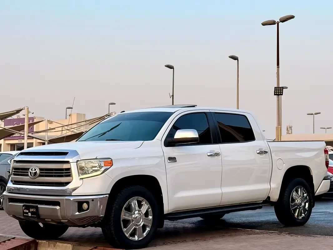 Toyota Tundra 5.7 AT AWD (386 hp) - 2