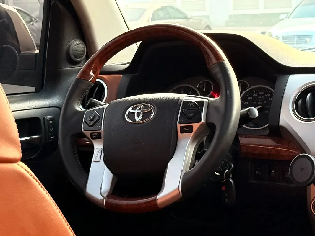 Toyota Tundra 5.7 AT AWD (386 hp) - 13
