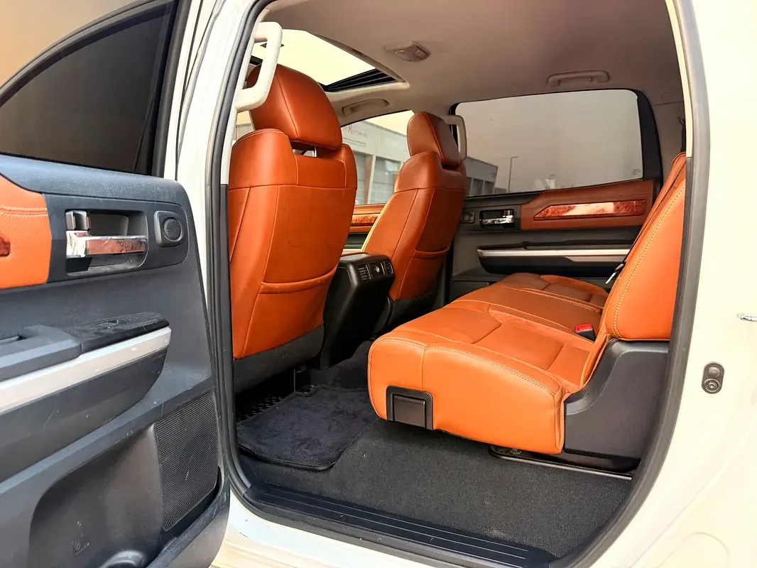 Toyota Tundra 5.7 AT AWD (386 hp) - 10