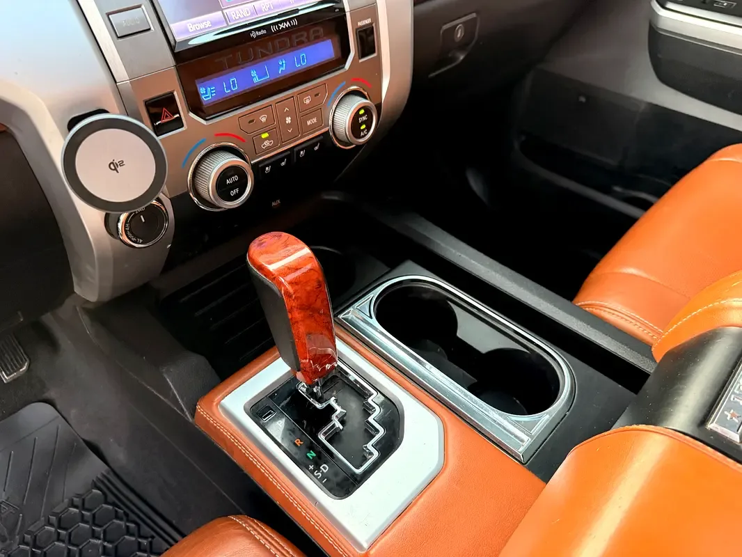 Toyota Tundra 5.7 AT AWD (386 hp) - 19