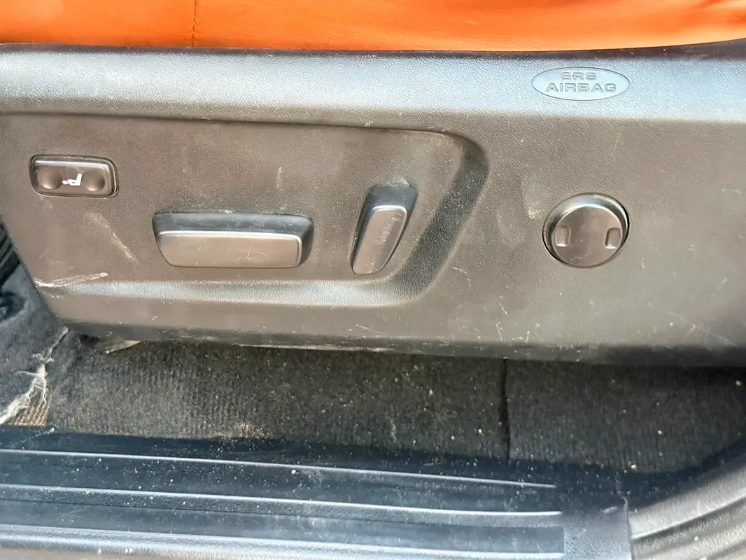 Toyota Tundra 5.7 AT AWD (386 hp) - 17