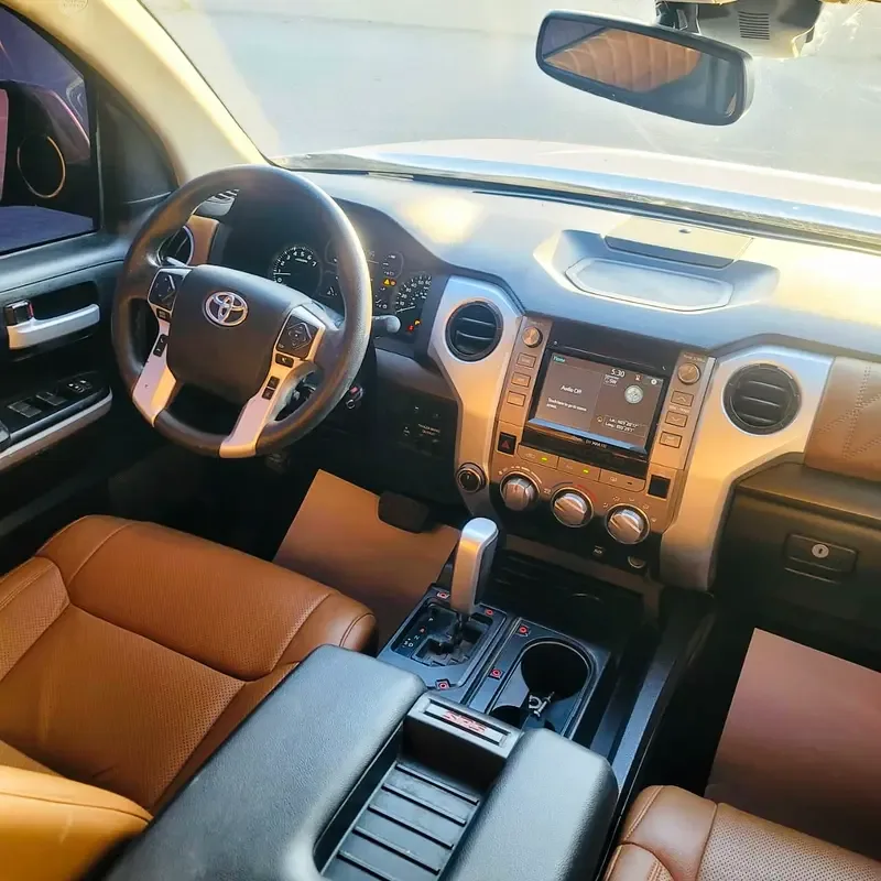 Toyota Tundra 5.7 AT AWD (386 حصان) - 5