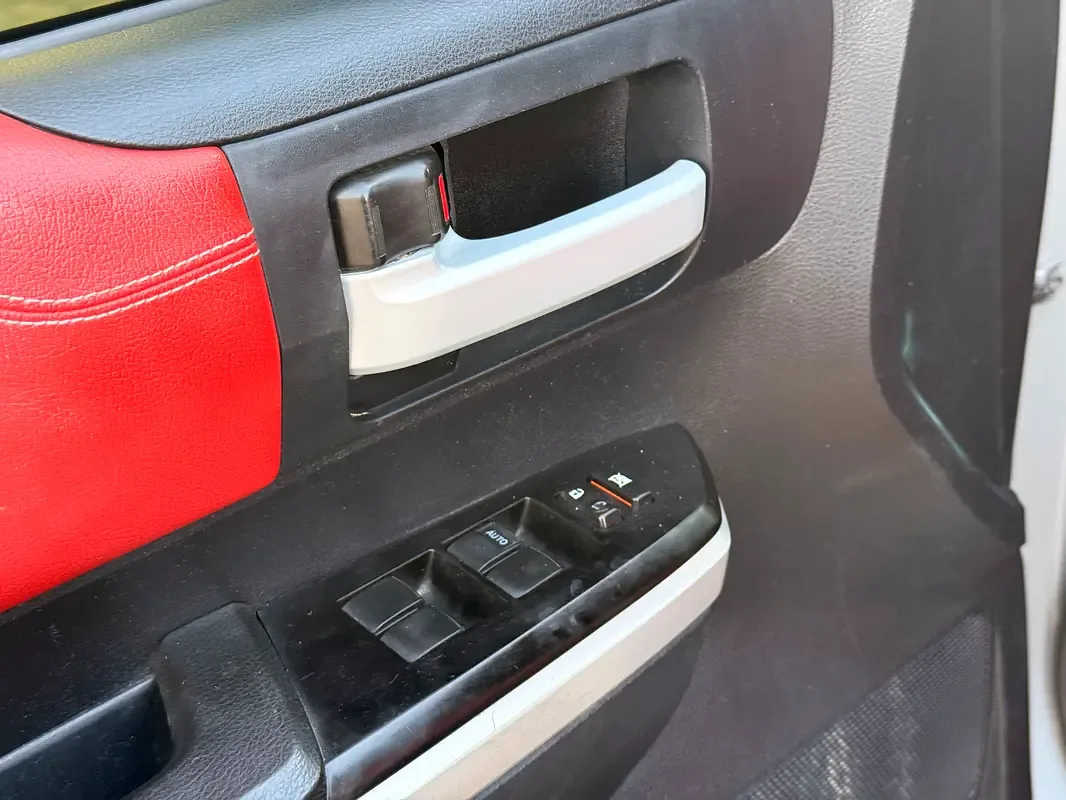 Toyota Tundra 5.7 AT TRD Rock Warrior (381 حصان) - 15