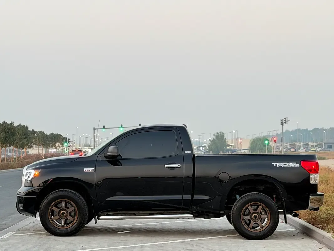 Toyota Tundra 5.7 AT TRD Rock Warrior (381 حصان) - 6