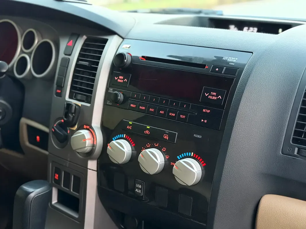 Toyota Tundra 5.7 AT TRD Rock Warrior (381 حصان) - 9