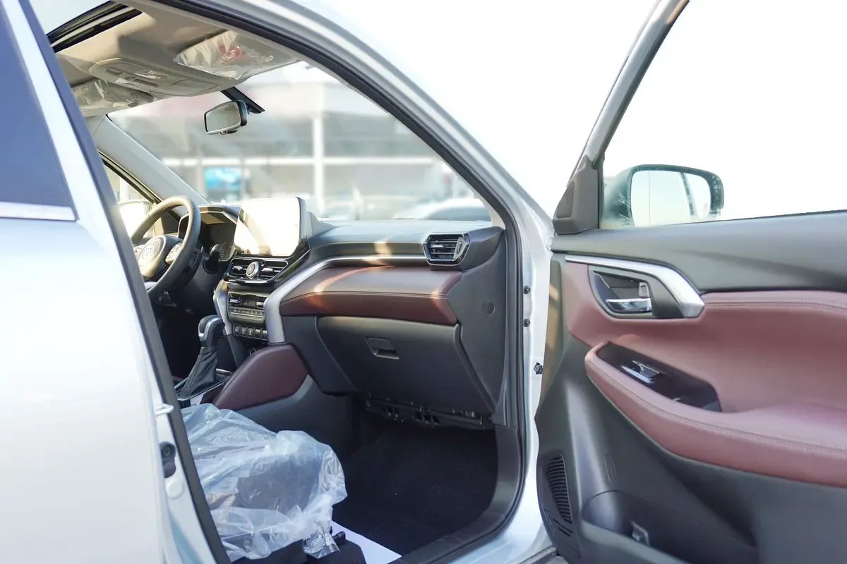 Toyota Urban Cruiser 1.5 AT (103 hp) - 14