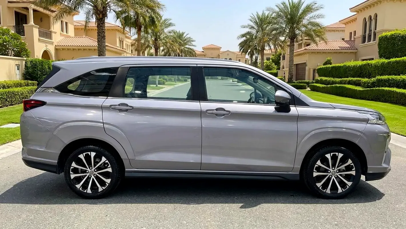 Toyota Veloz 1.5 CVT (106 hp) - 5