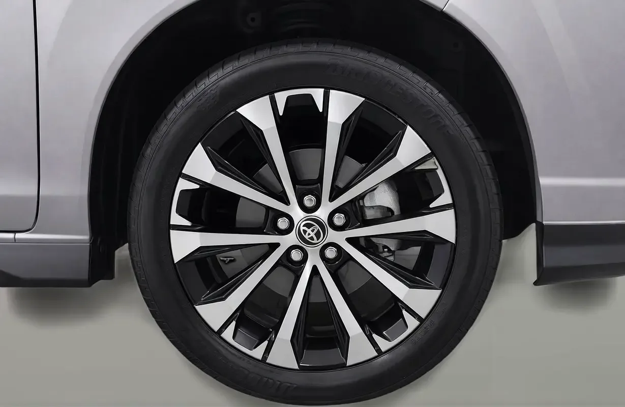 Toyota Veloz 1.5 CVT (106 hp) - 12