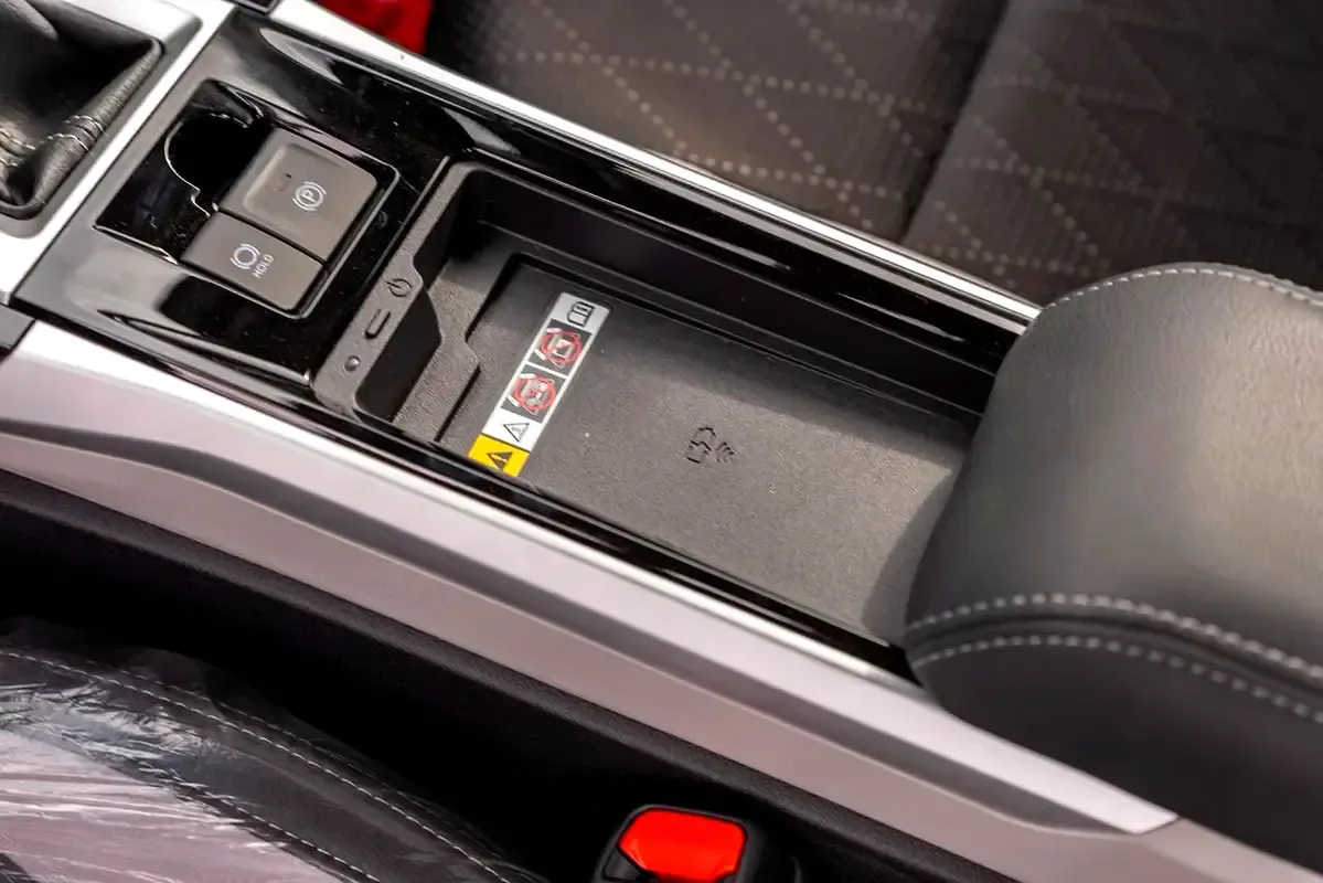 Toyota Veloz 1.5 CVT (106 hp) - 11