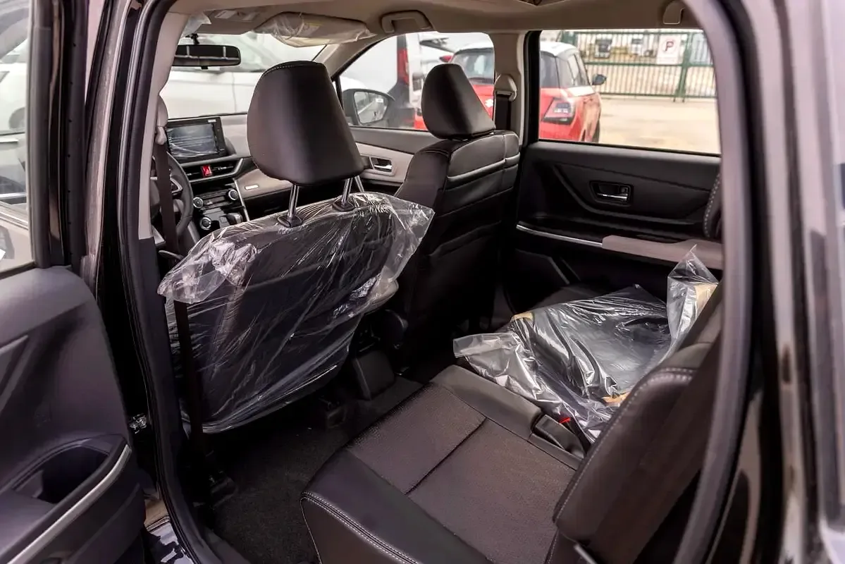 Toyota Veloz 1.5 CVT (106 hp) - 13